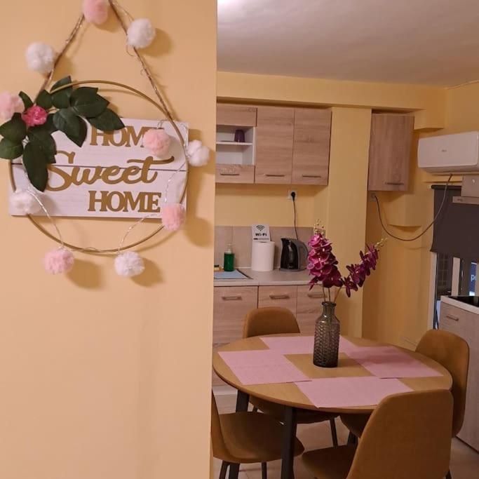Zenia Home 1 Στην Καρδιά Της Πάτρας 외부 사진