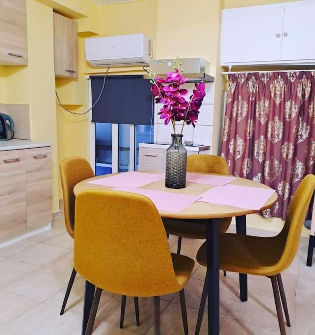 Zenia Home 1 Στην Καρδιά Της Πάτρας 외부 사진
